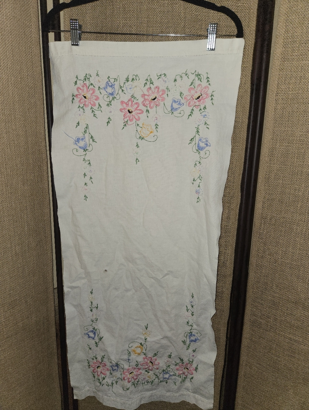 Vintage Hand Embroidered Floral Linen Table Runner Floral Cottagecore 37x17 - Picture 5 of 5